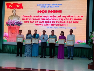 Huyện Tân Phú tổ chức Hội nghị tổng kết 10 năm thực hiện Chỉ thị số 05-CT/TW ngày 15/5/2016 của Bộ Chính trị (khóa XII)